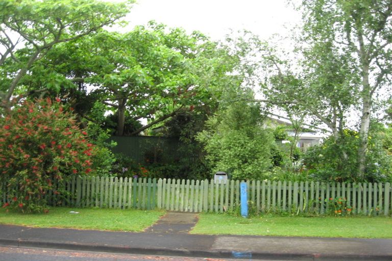 Photo of property in 2/124 Chichester Drive, Rosehill, Papakura, 2113