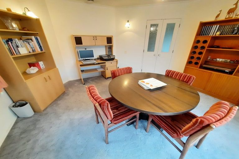 Photo of property in 160 Queen Street, Waiuku, 2123