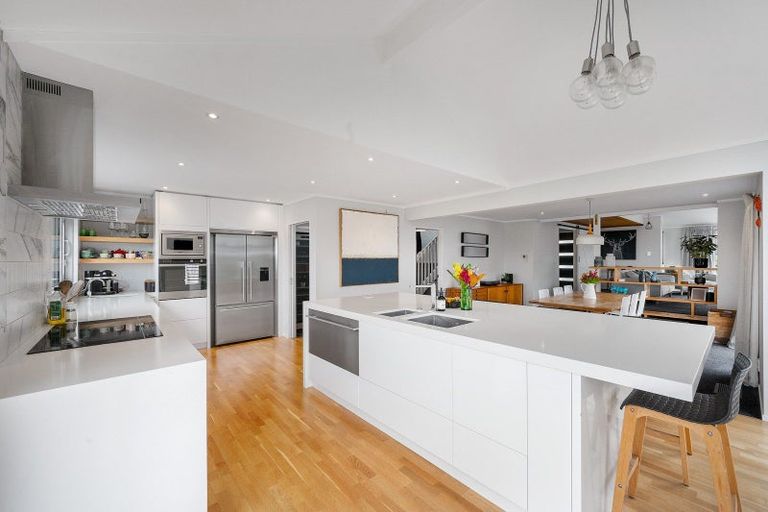 Photo of property in 15 Satara Crescent, Khandallah, Wellington, 6035