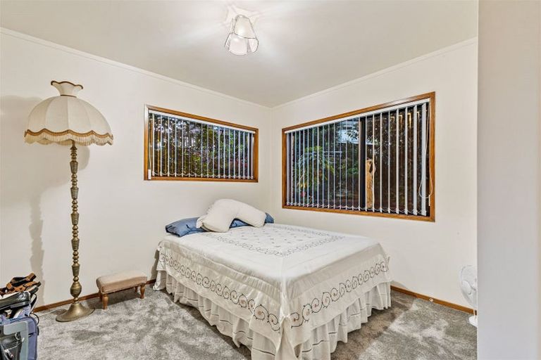 Photo of property in 1/181 Luckens Road, West Harbour, Auckland, 0618