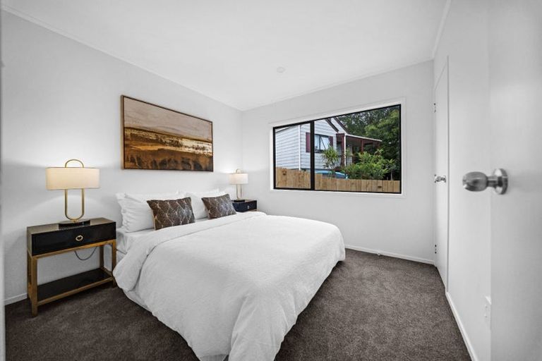 Photo of property in 40 West Harbour Drive, West Harbour, Auckland, 0618