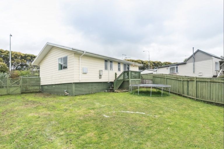 Photo of property in 23 Dahlstrom Grove, Kelvin Grove, Palmerston North, 4414