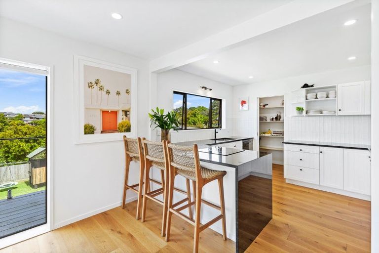 Photo of property in 89 Hebron Road, Waiake, Auckland, 0630