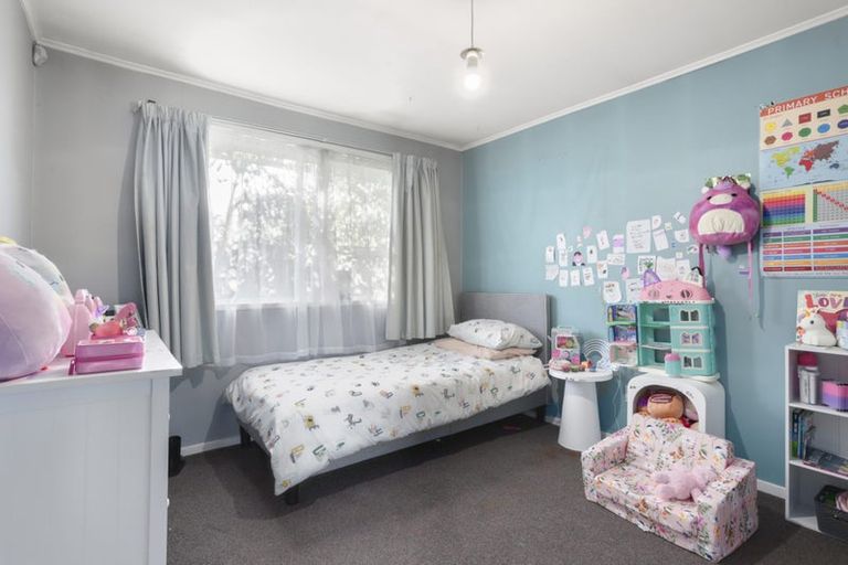 Photo of property in 30 Newham Place, Henderson, Auckland, 0612