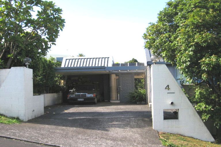 Photo of property in 4 Mollyhawk Place, Birkenhead, Auckland, 0626