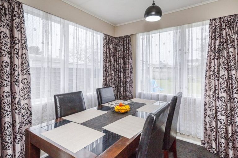 Photo of property in 26 Rhodes Drive, Kelvin Grove, Palmerston North, 4414