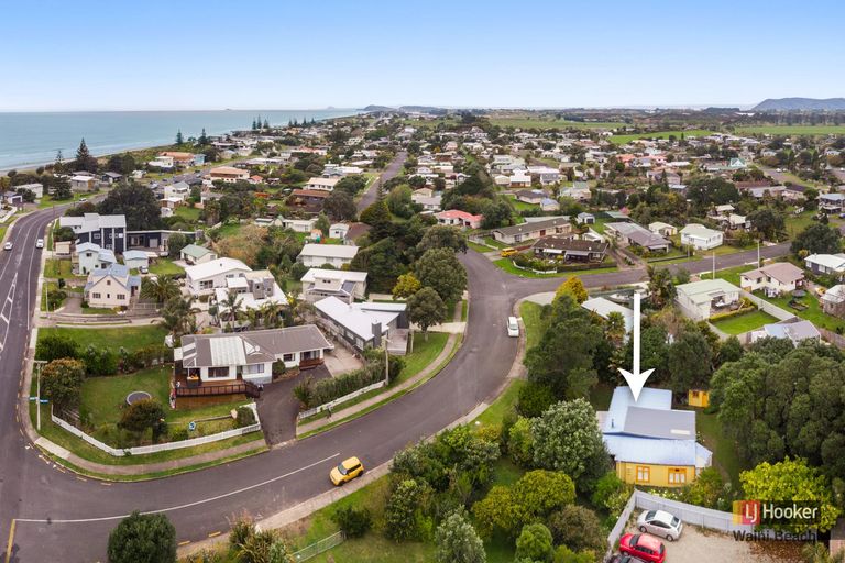 Photo of property in 2 Snell Crescent, Waihi Beach, 3611