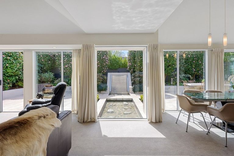 Photo of property in 39 Thornycroft Street, Fendalton, Christchurch, 8052