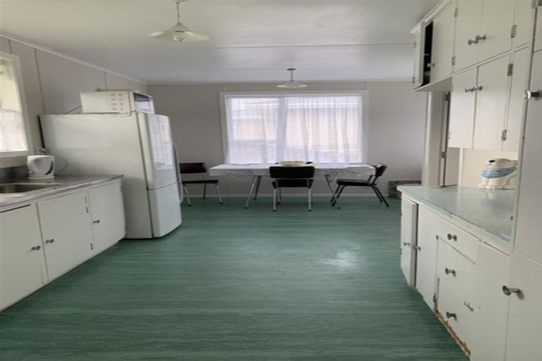 Photo of property in 145 Miranda Street, Stratford, 4332