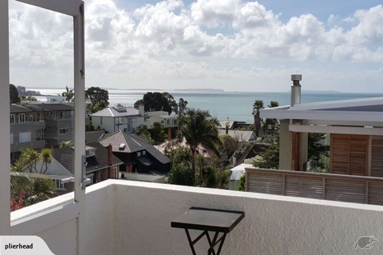 Photo of property in 24 Hauraki Road, Hauraki, Auckland, 0622