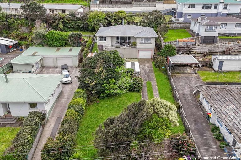 Photo of property in 37 Simons Street, Moturoa, New Plymouth, 4310