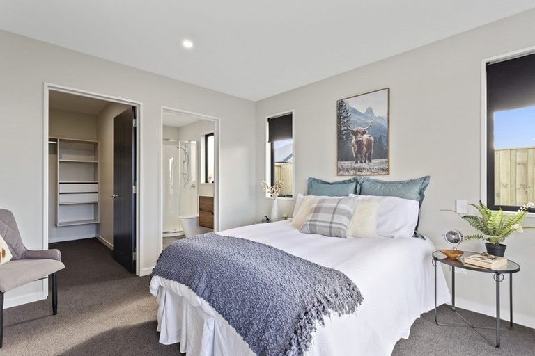 Photo of property in 8 Oakleigh Street, Woodend, 7610