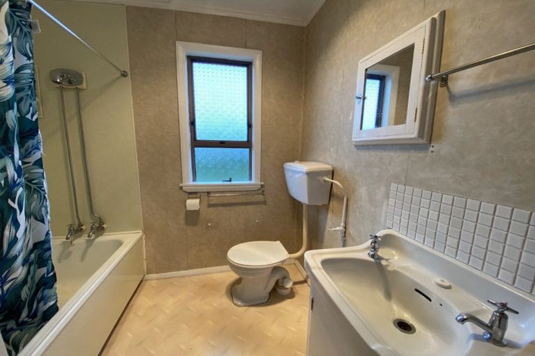 Photo of property in 85 Featherston Street, Takaro, Palmerston North, 4412