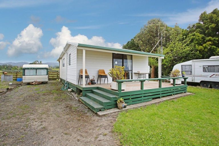 Photo of property in 861 East Coast Road, Kaiaua, Pokeno, 2473