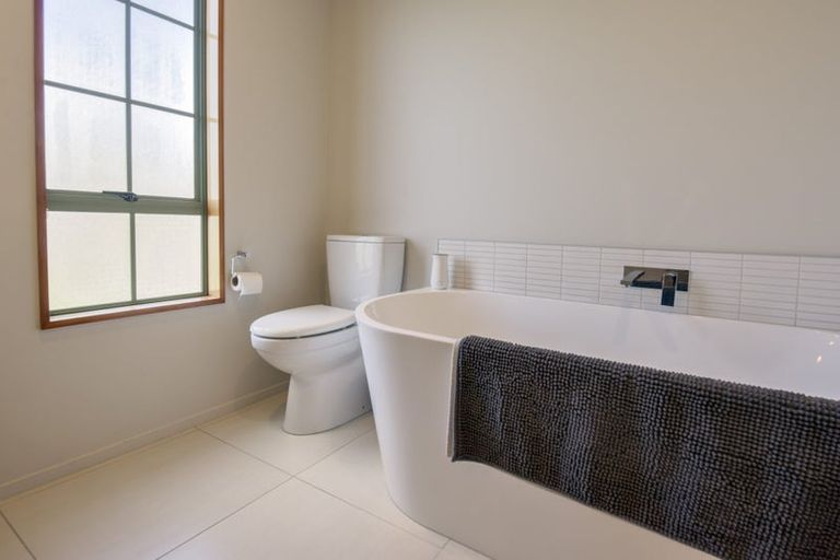 Photo of property in 16 Donald Street, Stanmore Bay, Whangaparaoa, 0932