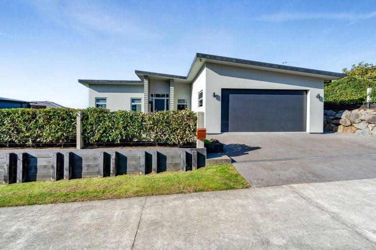 Photo of property in 24 Kotare Drive, Waiwhakaiho, New Plymouth, 4312