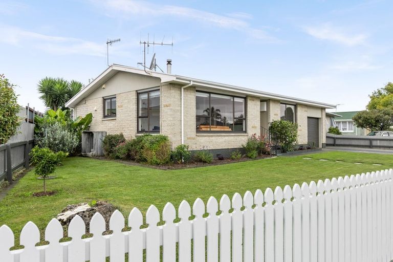 Photo of property in 3 Dockery Avenue, Onekawa, Napier, 4110