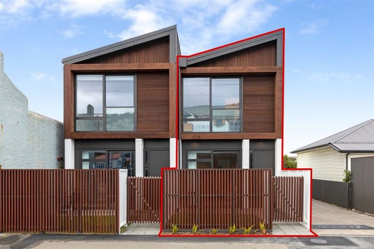 Photo of property in 2/149 Onepu Road, Lyall Bay, Wellington, 6022