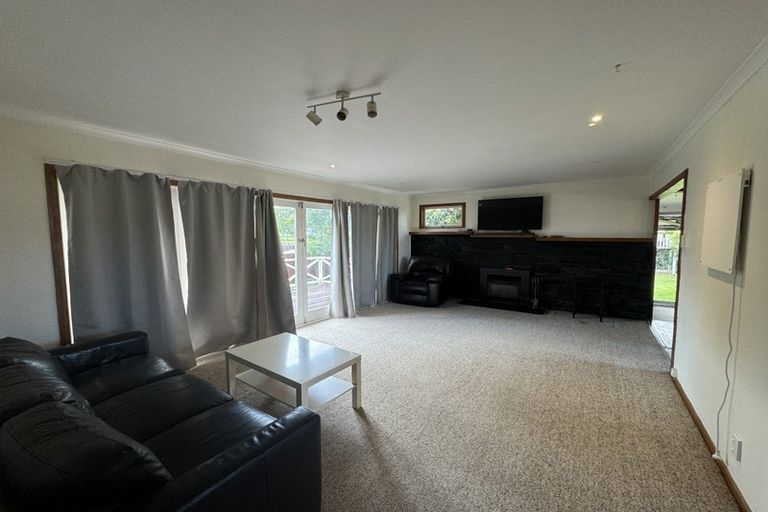 Photo of property in 28 Woodford Avenue, Henderson, Auckland, 0610