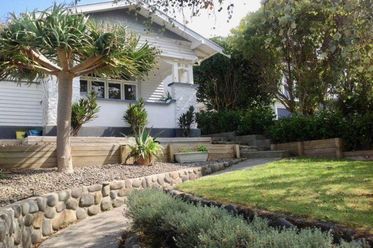 Photo of property in 10 Kitchener Terrace, Moturoa, New Plymouth, 4310