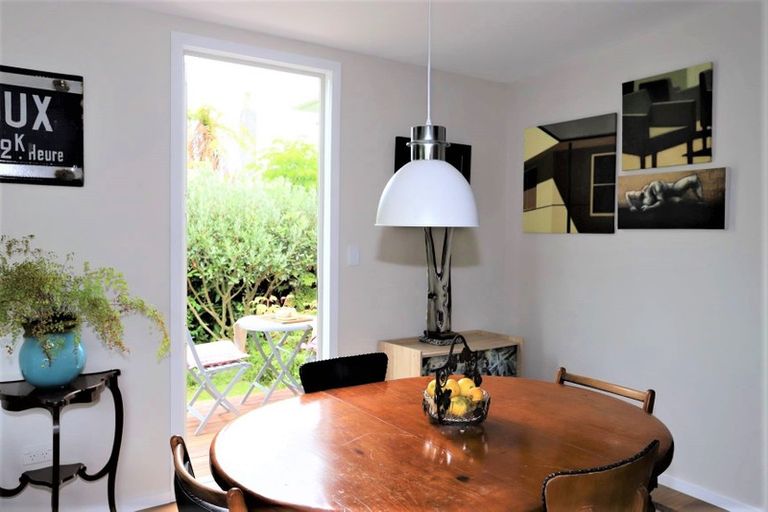 Photo of property in 14 Stanners Street, Eltham, 4322