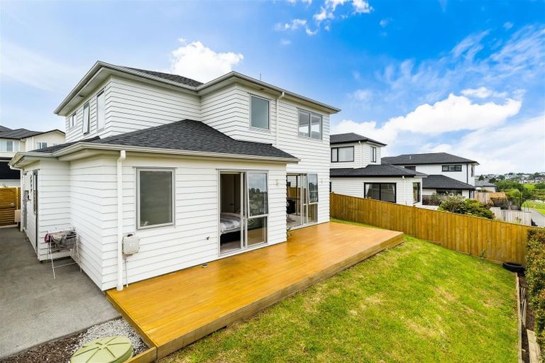 Photo of property in 106 Colonial Drive, Silverdale, 0932