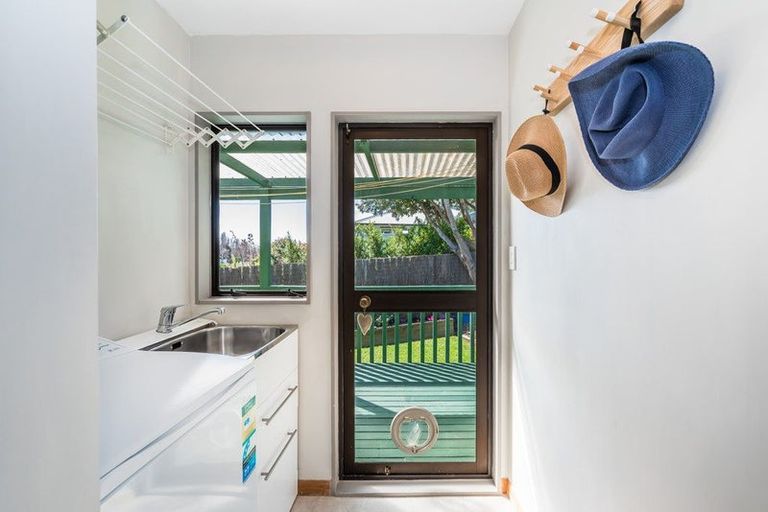 Photo of property in 28 Matenga Street, Waikanae, 5036