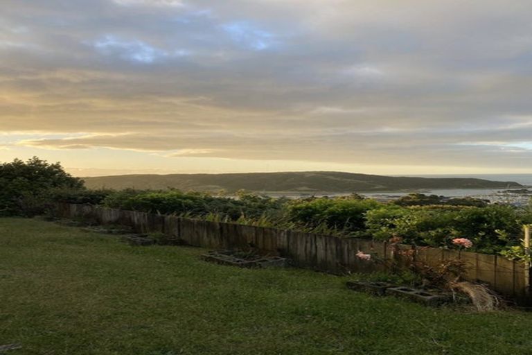 Photo of property in 45 Kahu Road, Paremata, Porirua, 5024