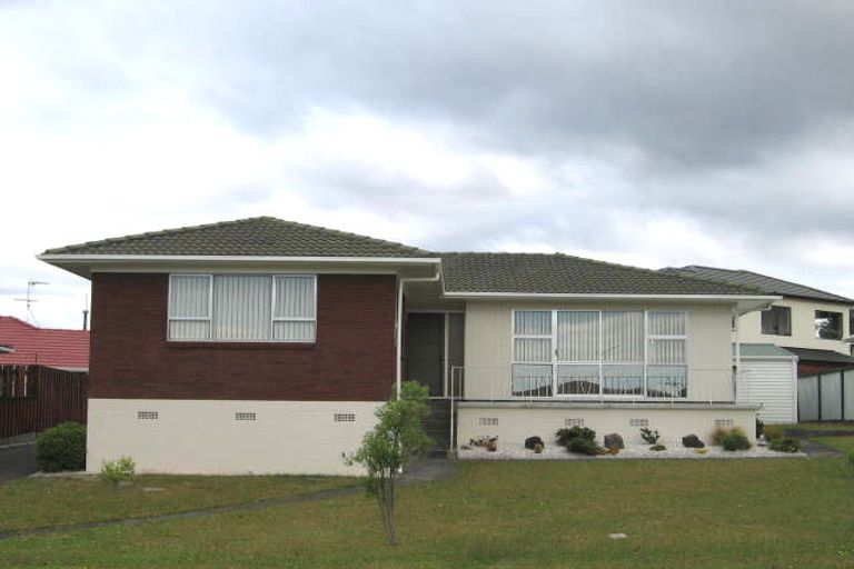 Photo of property in 23 Butterworth Drive, Glendene, Auckland, 0602