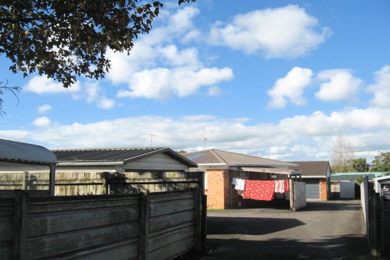 Photo of property in 1/28 Alton Terrace, Pakuranga Heights, Auckland, 2010