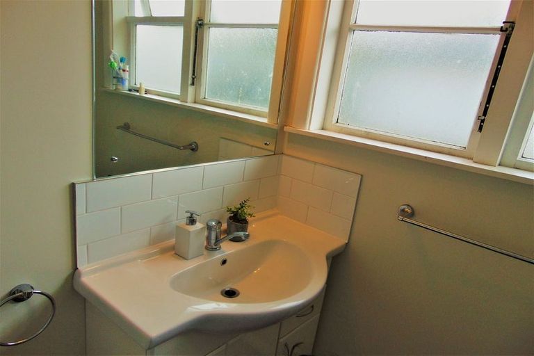 Photo of property in 30 Peck Street, Taita, Lower Hutt, 5011