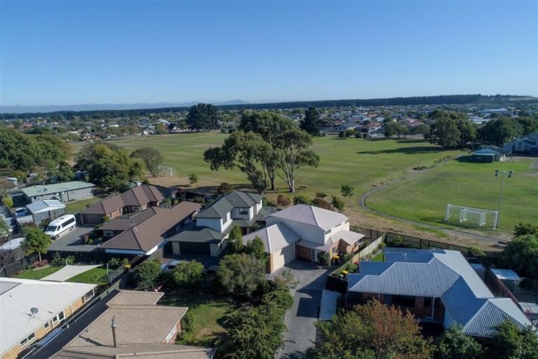 Photo of property in 15a Fieldmoor Place, Parklands, Christchurch, 8083