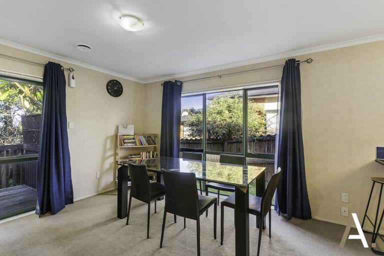 Photo of property in 2 Abilene Place, Manurewa, Auckland, 2105