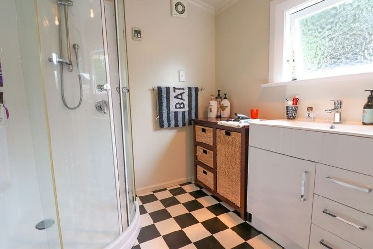 Photo of property in 1 Hertnon Street, West End, Timaru, 7910