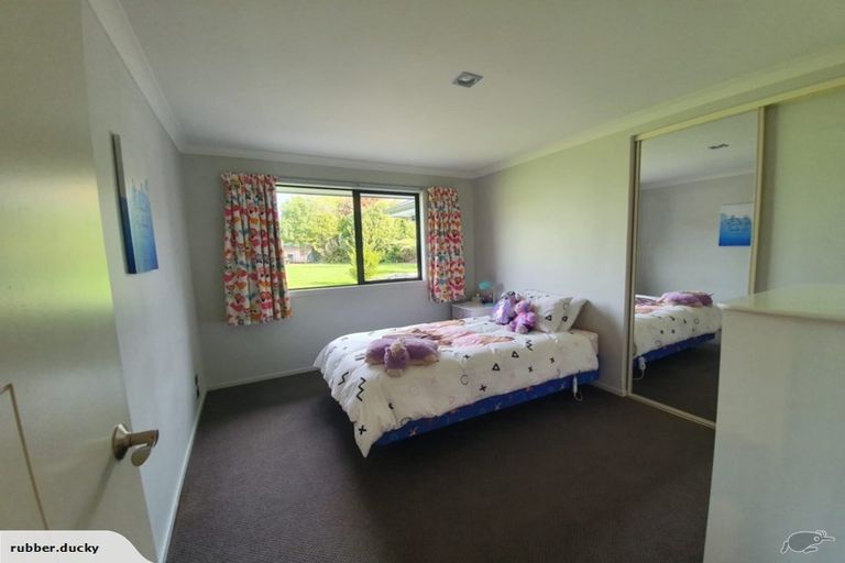 Photo of property in 381 Tararua Road, Levin, 5571