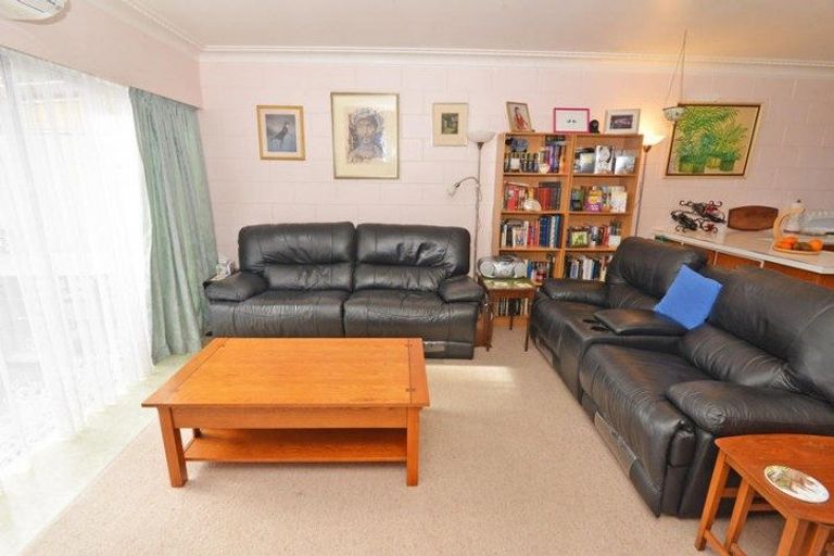Photo of property in 1/8 Pamela Place, New Lynn, Auckland, 0600