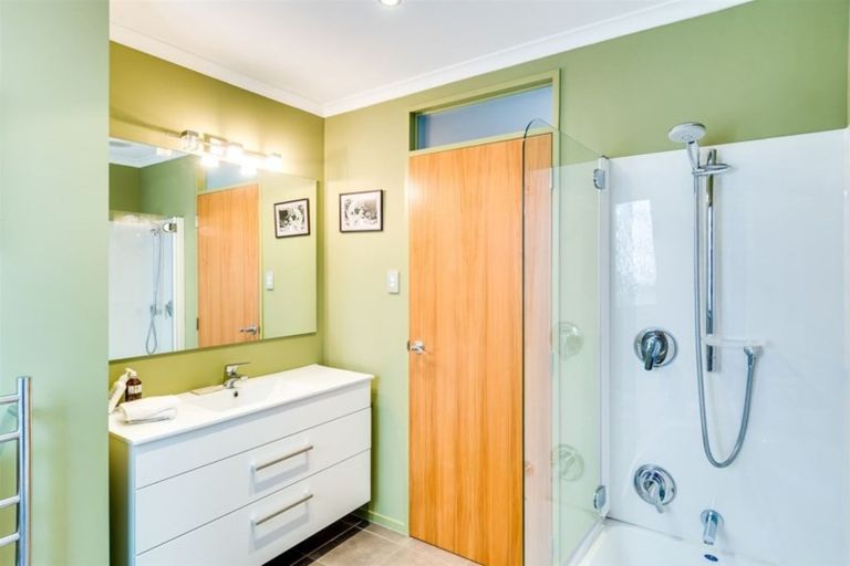 Photo of property in 35 Lighthouse Road, Bluff Hill, Napier, 4110