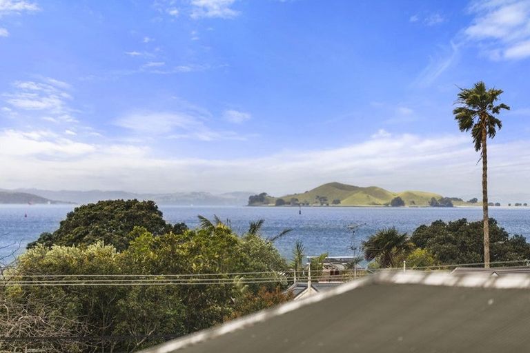 Photo of property in 62 Vauxhall Road, Devonport, Auckland, 0624