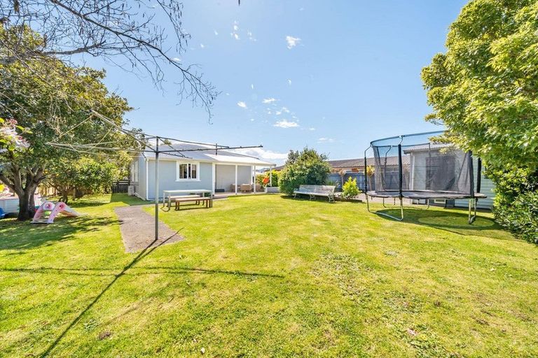 Photo of property in 14 Granville Street, Silverstream, Upper Hutt, 5019