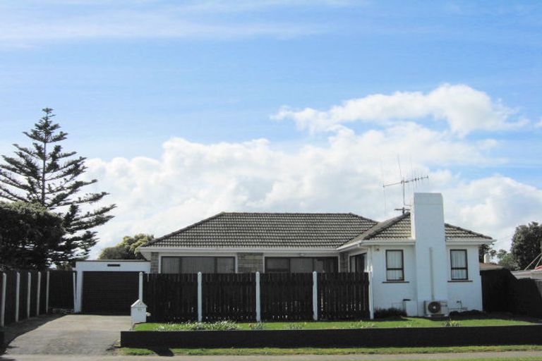 Photo of property in 50 Cornfoot Street, Castlecliff, Whanganui, 4501