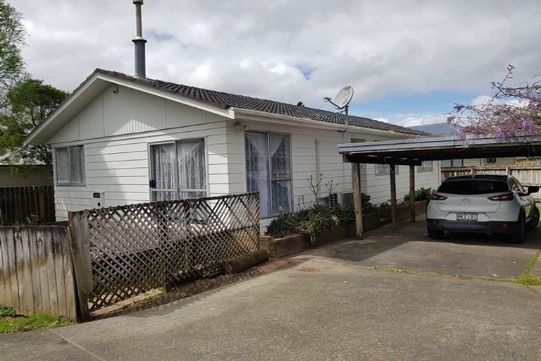 Photo of property in 6 Sabot Place, Massey, Auckland, 0614