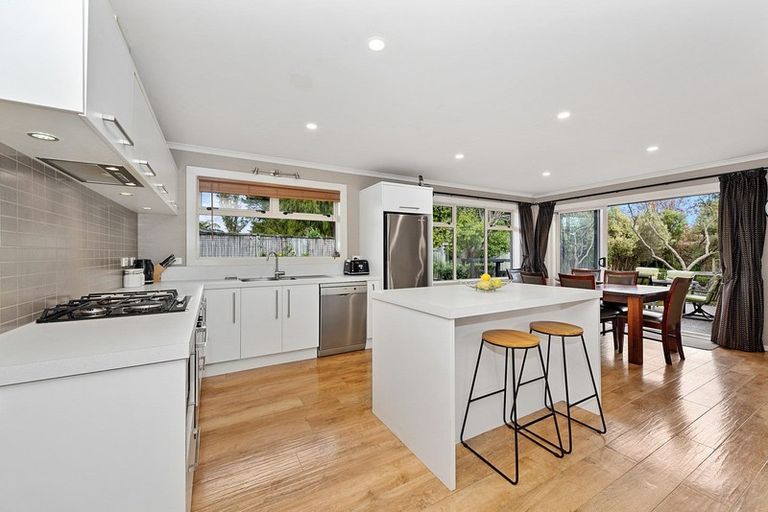 Photo of property in 16 Mcdowall Place, Queenwood, Hamilton, 3210