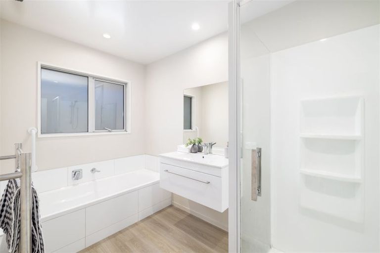 Photo of property in 89b Wairakei Road, Bryndwr, Christchurch, 8053