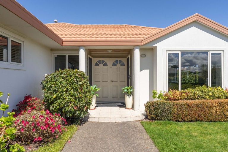 Photo of property in 2 Fairview Terrace, Waipahihi, Taupo, 3330