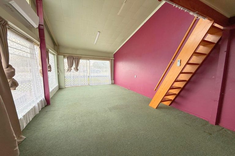 Photo of property in 56 Durie Street, Durie Hill, Wanganui, 4500