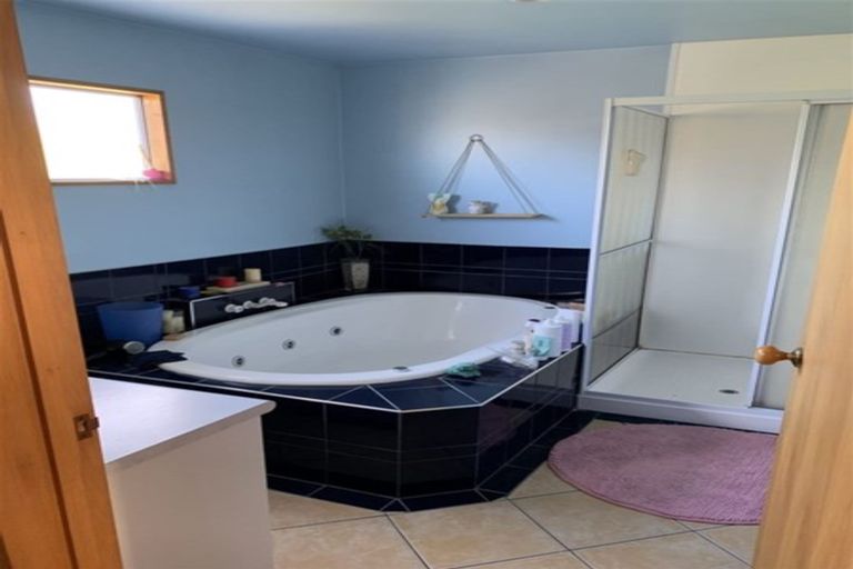 Photo of property in 1 Dymock Place, Bishopdale, Christchurch, 8053