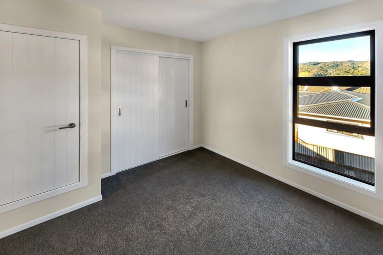 Photo of property in 4/31 Wainuiomata Road, Wainuiomata, Lower Hutt, 5014