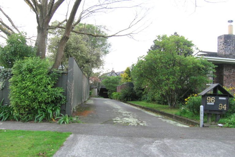 Photo of property in 96 Clifton Terrace, Fitzherbert, Palmerston North, 4410