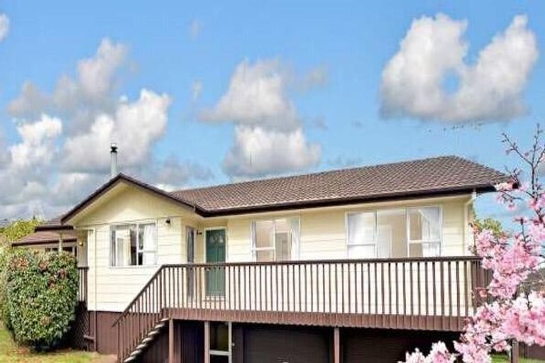 Photo of property in 50 Lewisham Street, Highland Park, Auckland, 2010