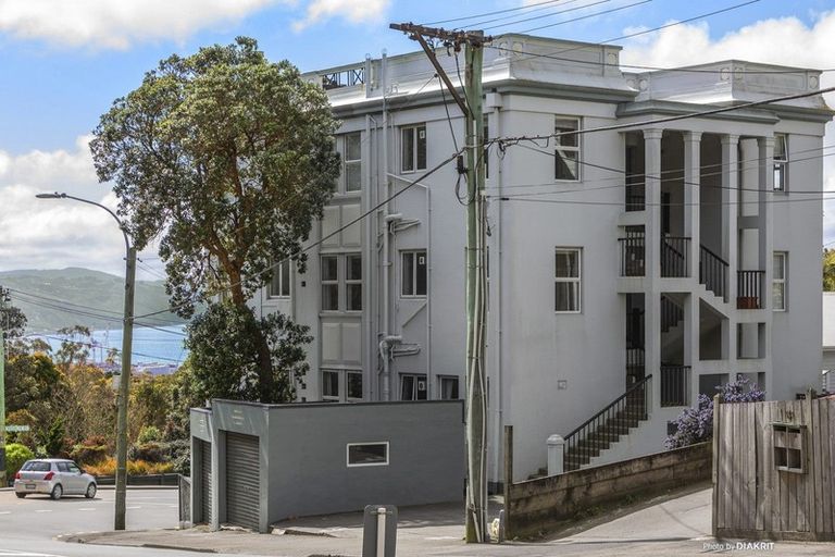 Photo of property in 2 Brooklyn Terrace, Brooklyn, Wellington, 6021